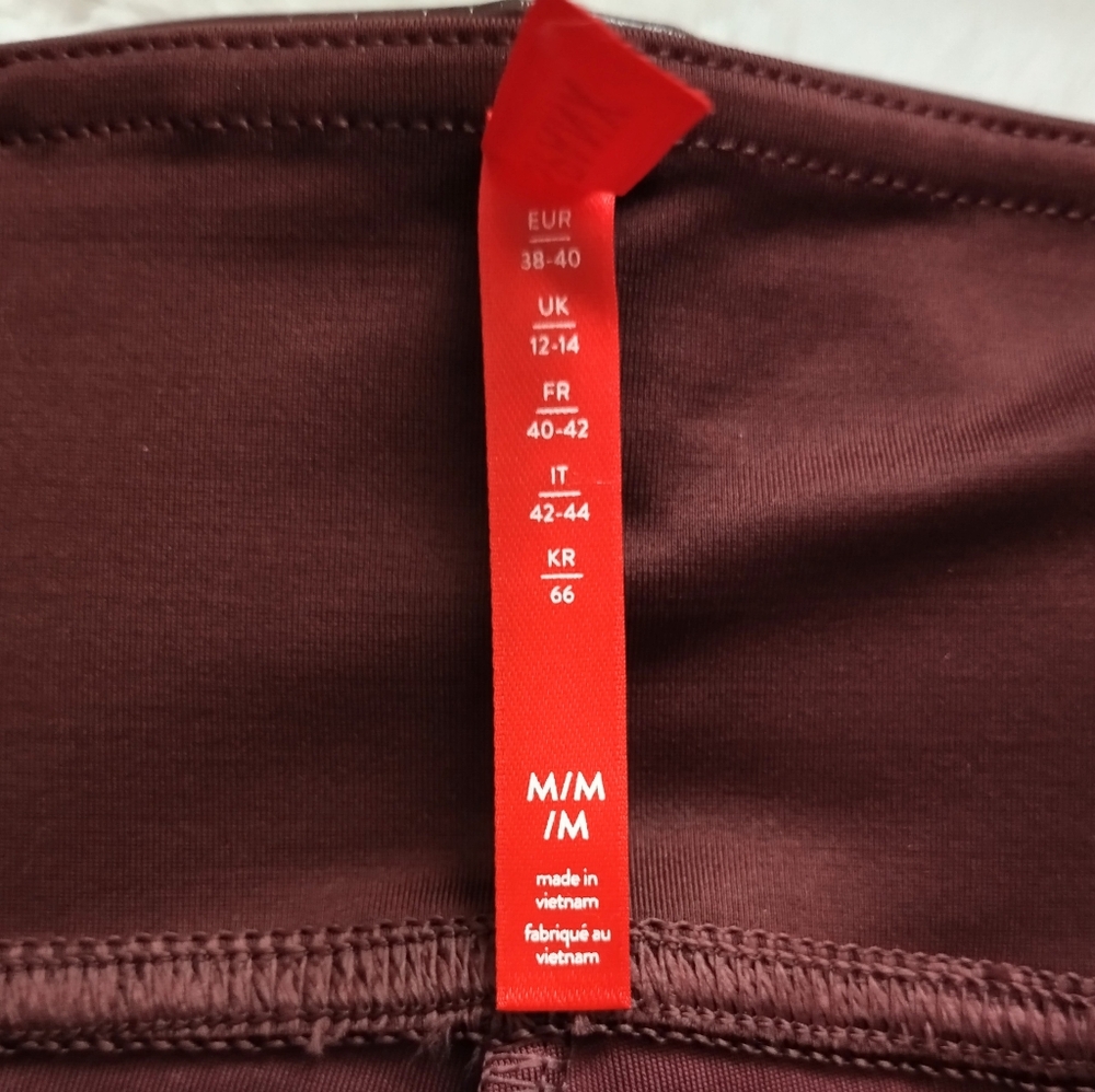 Spanx Faux Patent Leather Shiny Leggings Ruby Burgundy Size Medium NWT - Picture 5 of 8